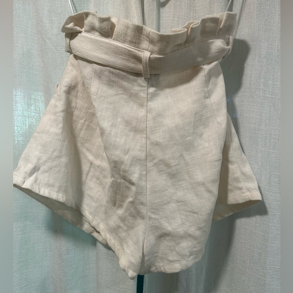 Belle Paperbag Shorts in Cream - Picture 5 of 5